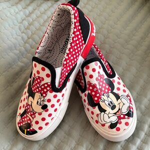 Disney Kids Minnie Mouse Red & White Polka Dot Slip-On Sneakers